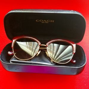 Coach sun glasses